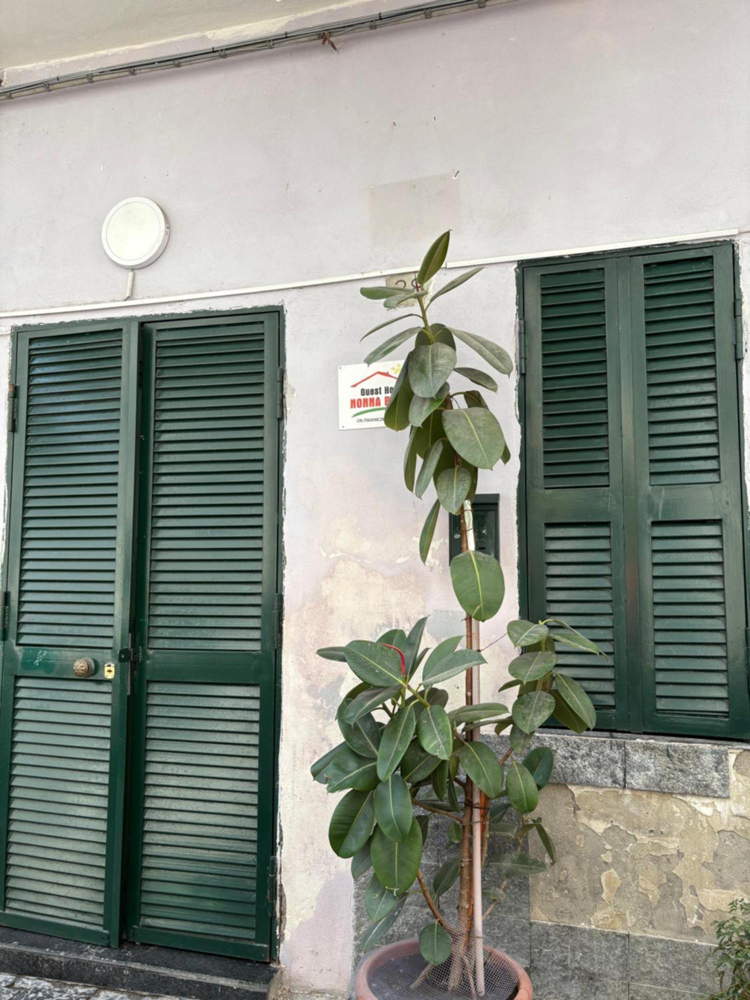 Guest House “Nonna Rossa” Nápoles Exterior foto